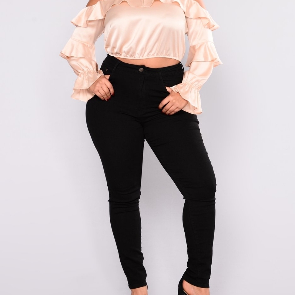 Fashion Nova Jeans 👖